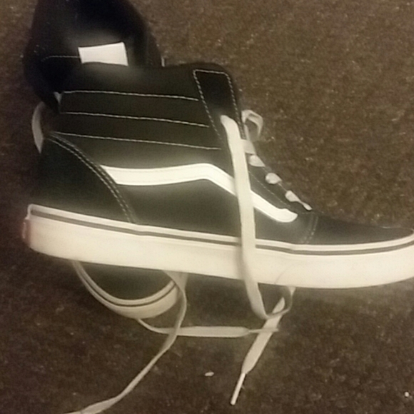 Vans - Picture 2 of 5